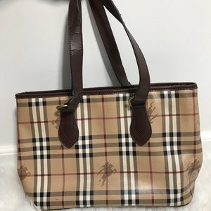 ❤️1 hour sale❤️Burberry bag purse tote handbag zip